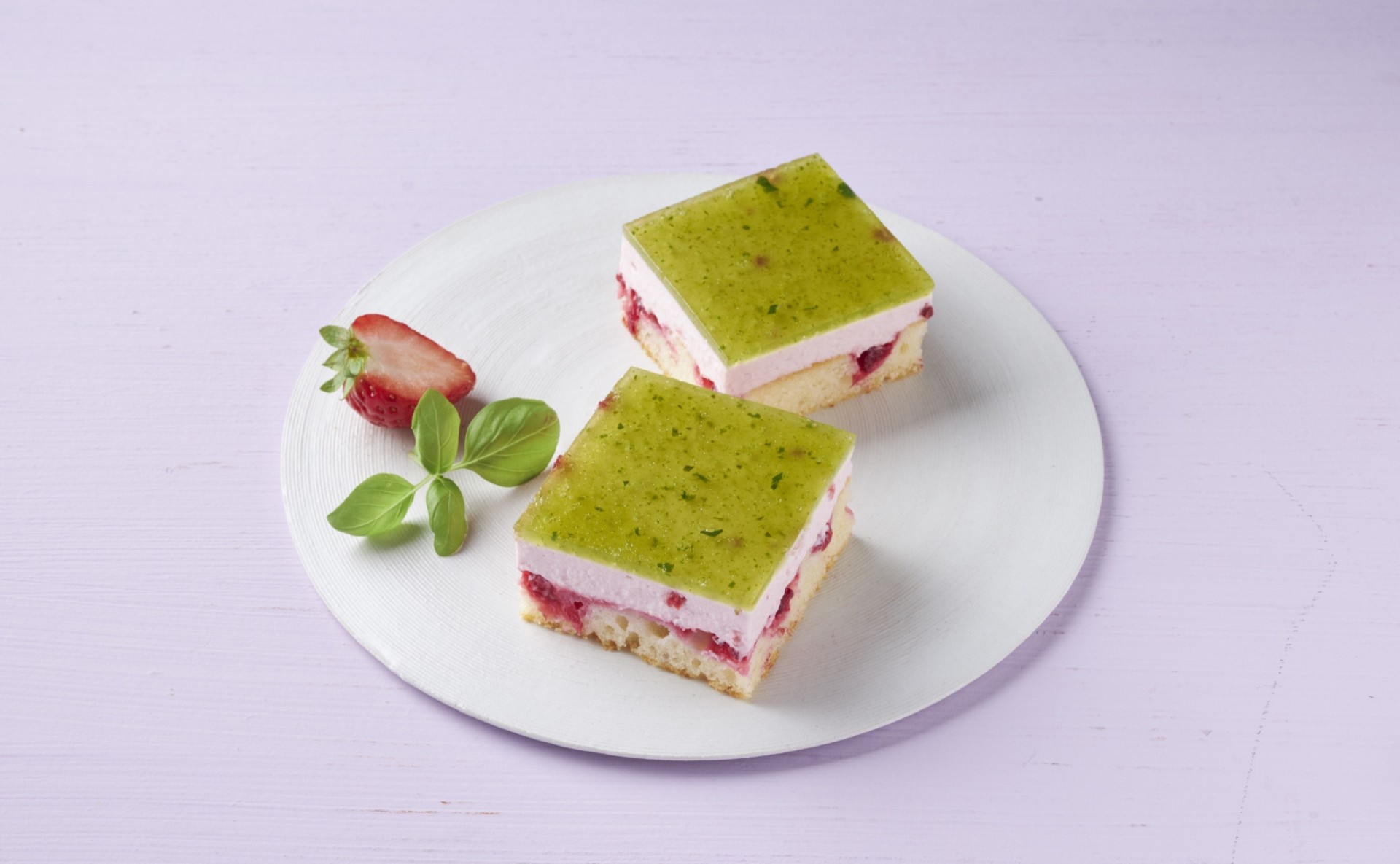 Erbeer Basilikum Schnitte047