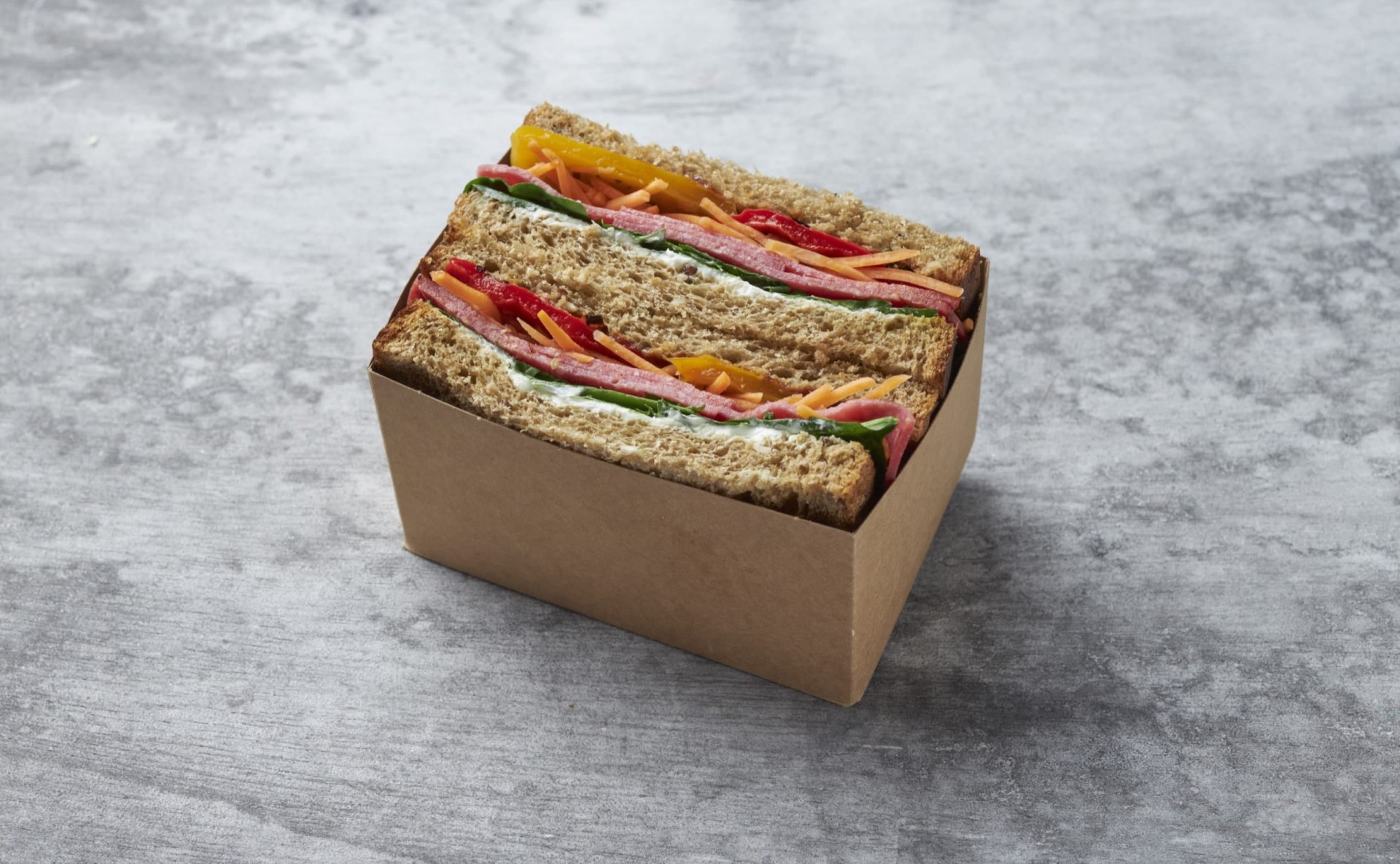 Salami Spinat Sandwich 060