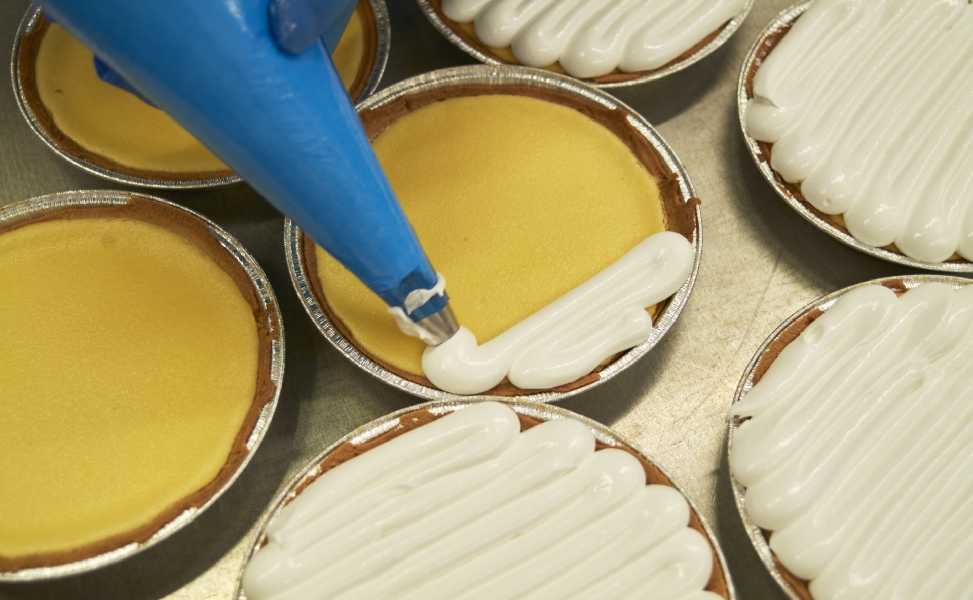 Kuchen mit Creme / Cake with creme