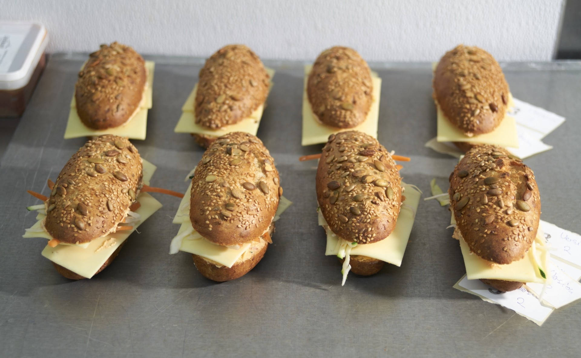 Brötchen mit Käse / Cheese sandwiches